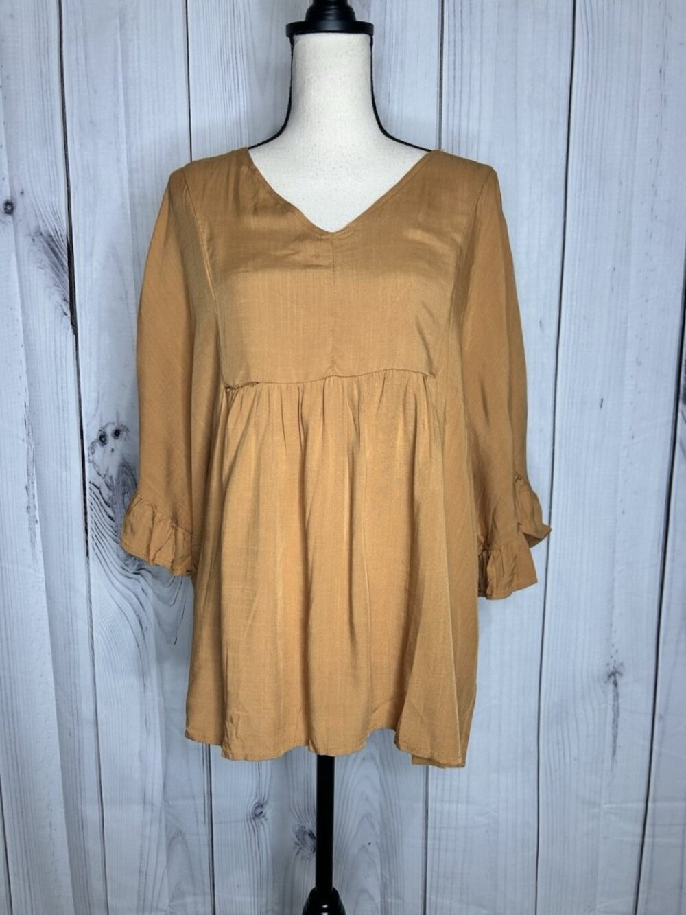 Andree by Unit V-Neck Babydoll Blouse Sz L Pleated Front Short Ruffle Sleeve Top